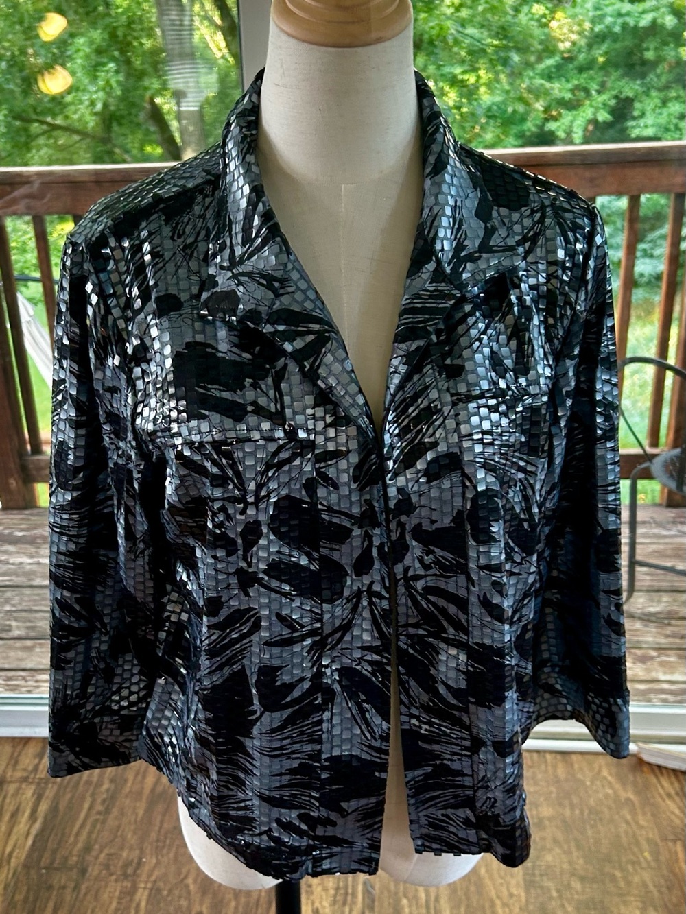 Women’s Metallic Black And Gray Blazer By Dressbarn Size Large